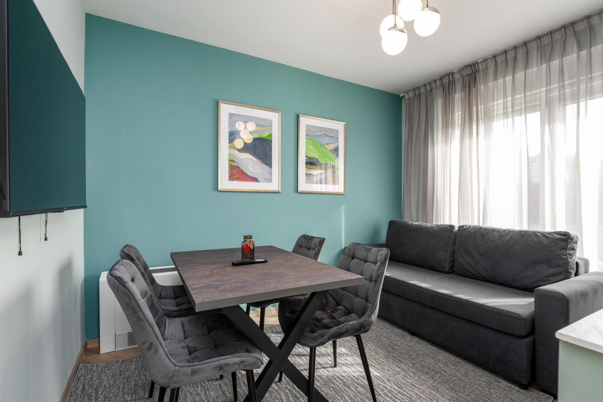 Larum Apartmens 브르사르 외부 사진