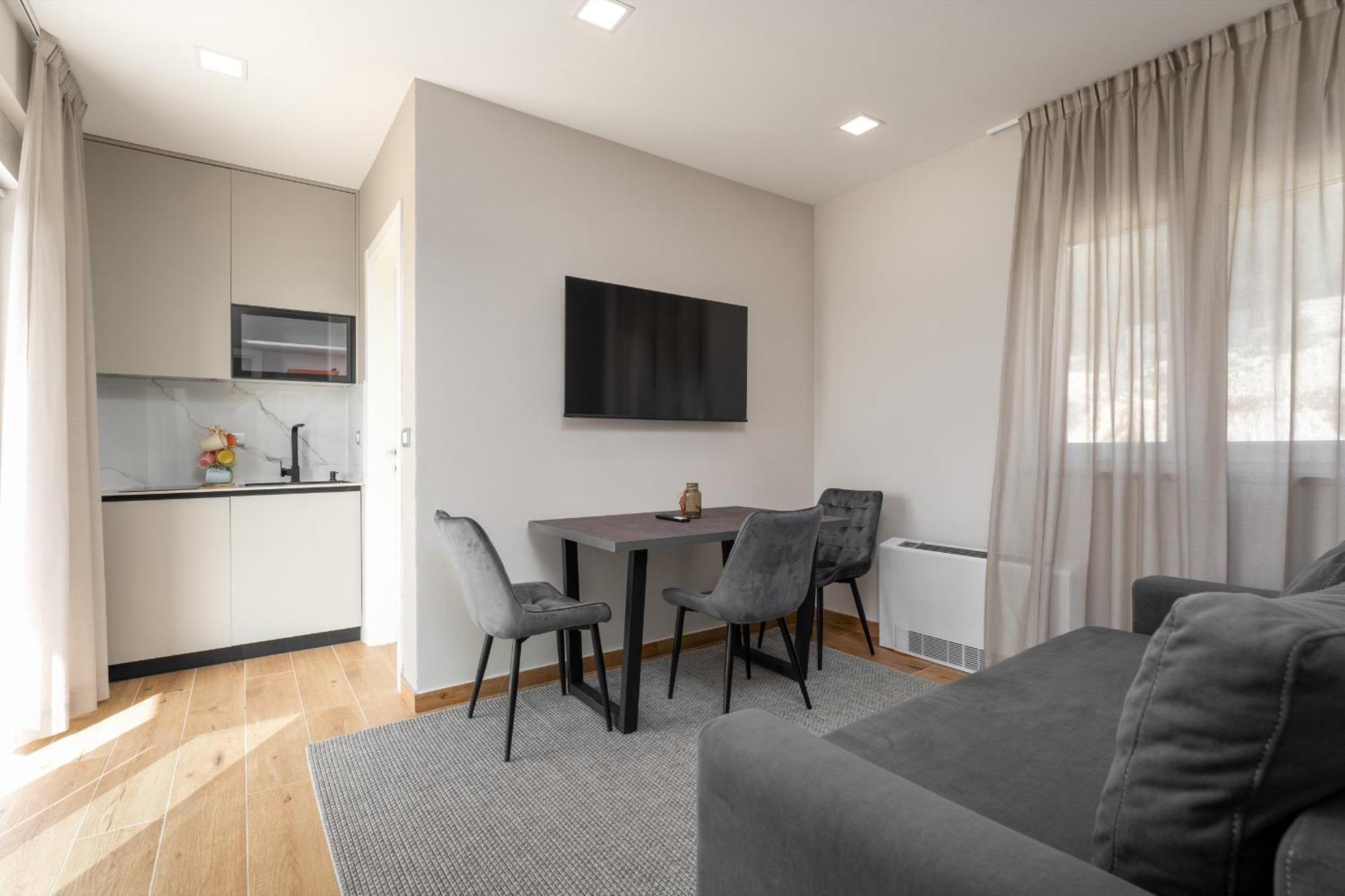 Larum Apartmens 브르사르 외부 사진