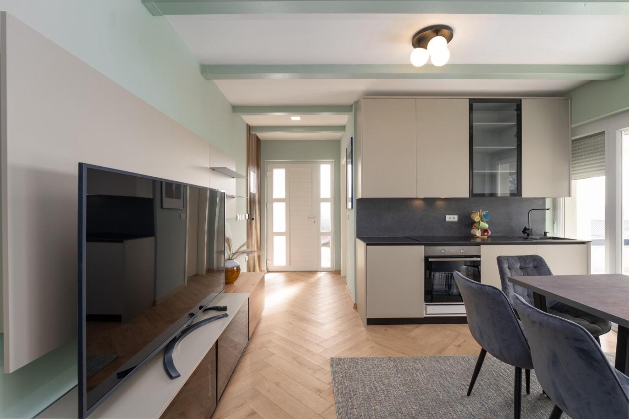 Larum Apartmens 브르사르 외부 사진